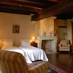 Oda ve Kahvaltı D'hotes La Bastide Des Tremieres 4*