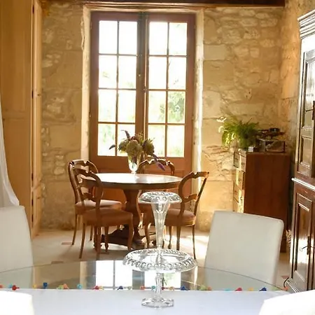 Bed & Breakfast D'hotes La Bastide Des Tremieres 4*